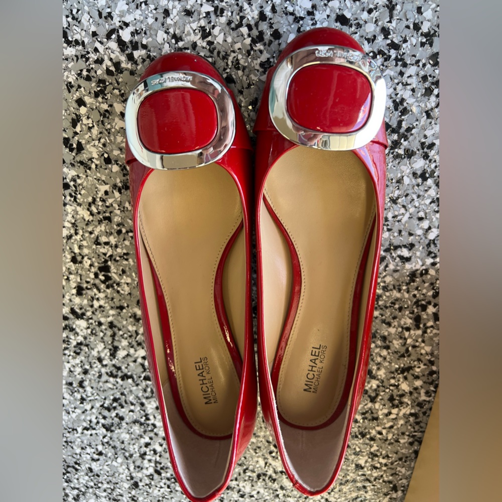 Michael Kors Pauline Mid Pump patent red